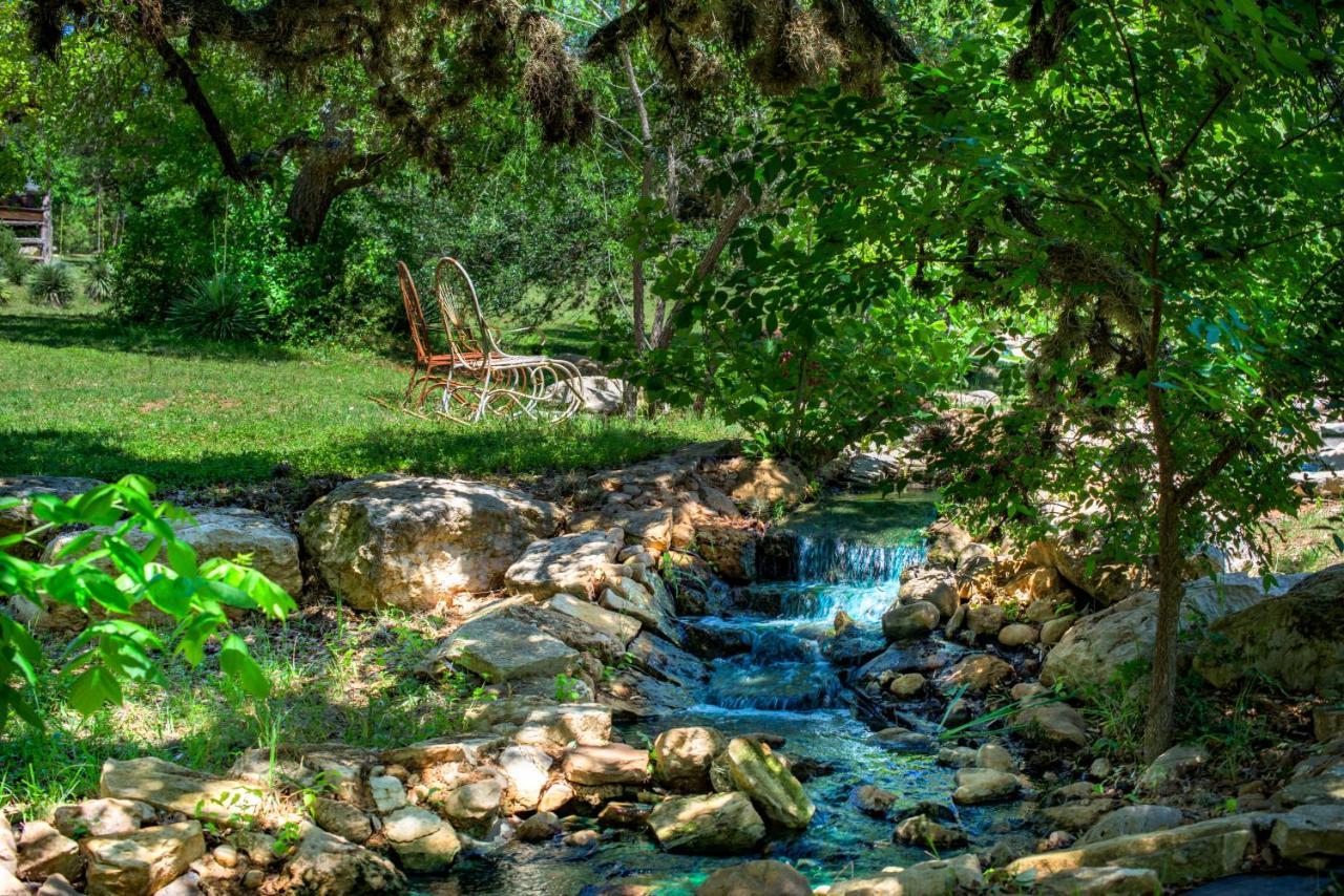 Barons Creekside Resort Фредериксберг Экстерьер фото