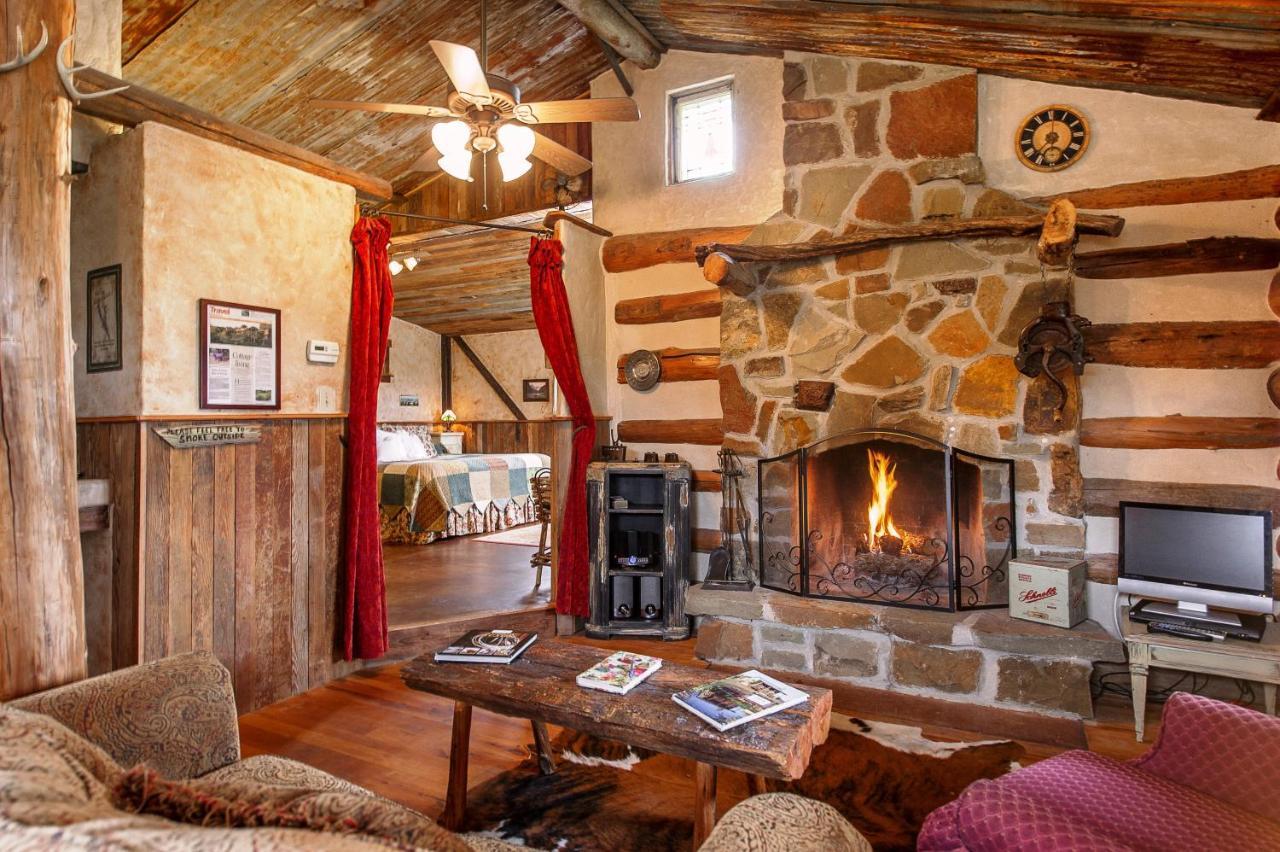 Barons Creekside Resort Фредериксберг Экстерьер фото