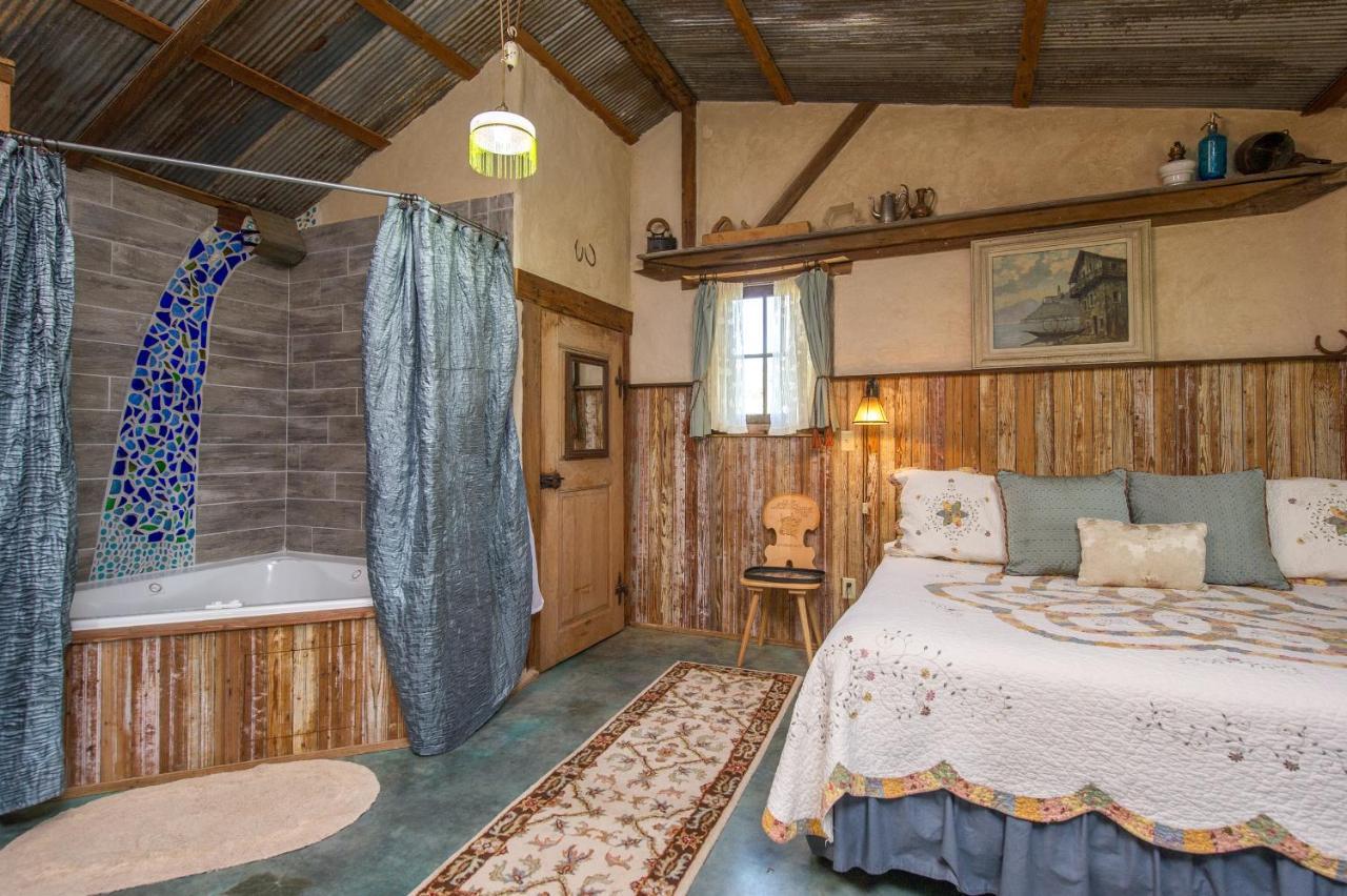Barons Creekside Resort Фредериксберг Экстерьер фото
