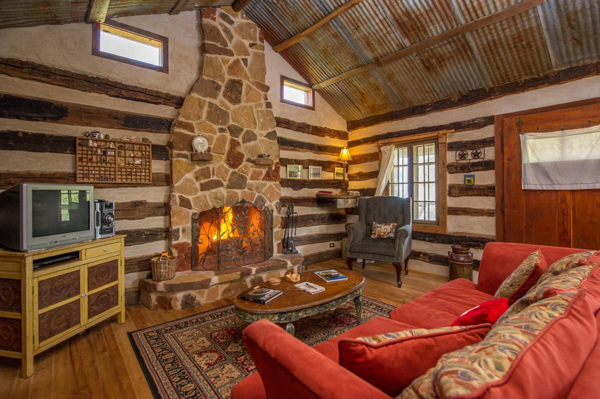 Barons Creekside Resort Фредериксберг Экстерьер фото