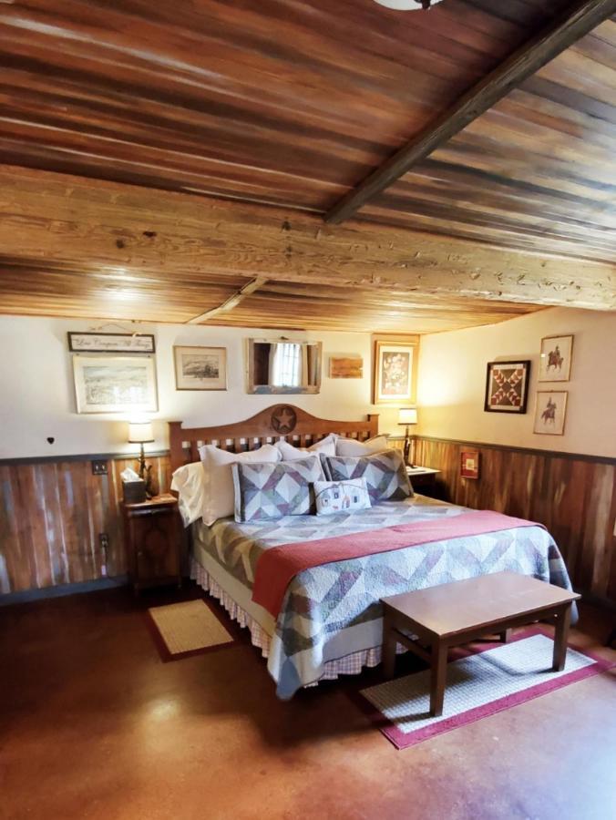 Barons Creekside Resort Фредериксберг Экстерьер фото
